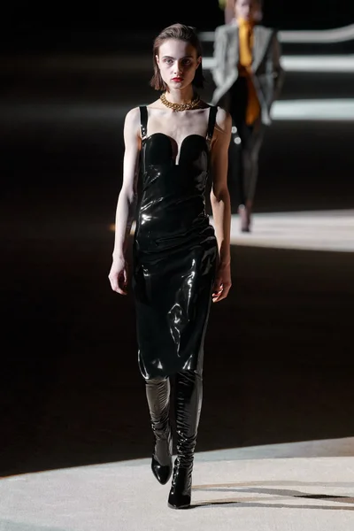 Look 24